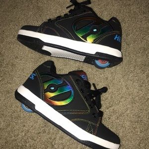 Girls size 3 Heelys - like new